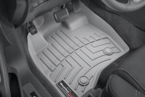 All-weather rubber car floor mat